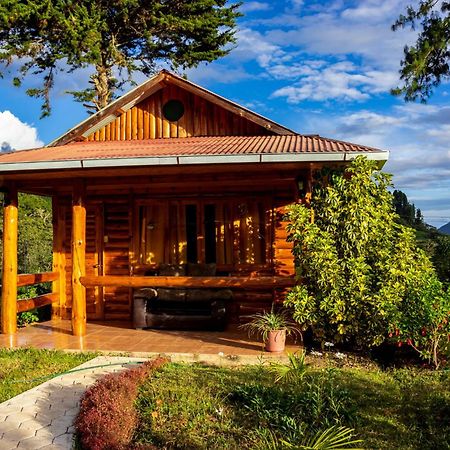 Hassinger Ranch Cabanas Oxapampa Exterior photo