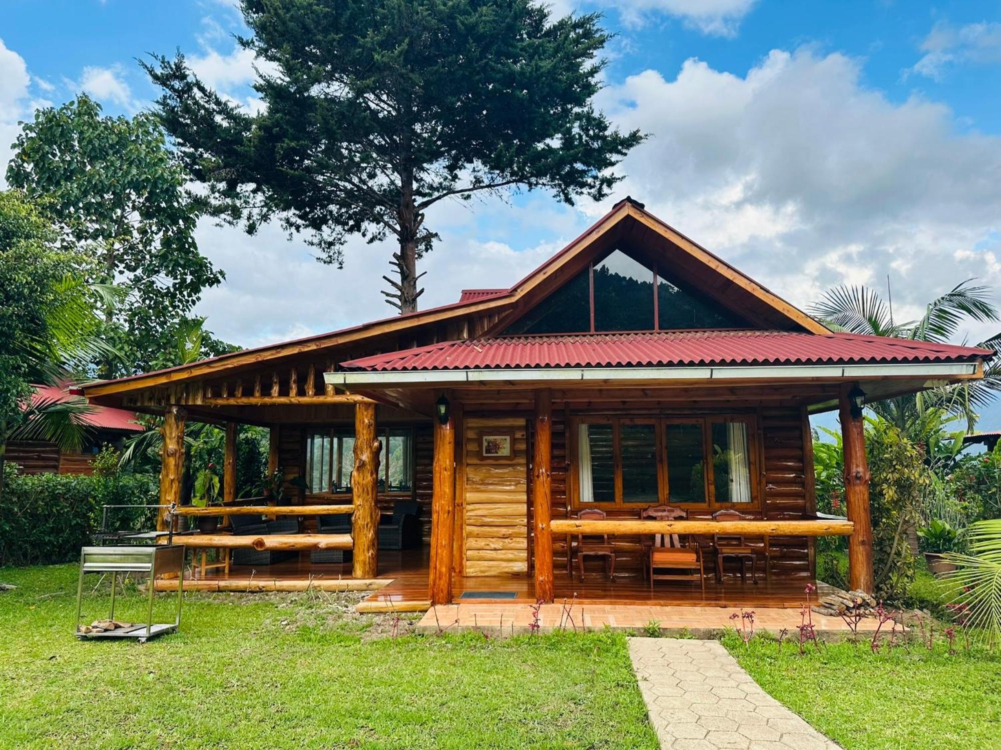Hassinger Ranch Cabanas Oxapampa Exterior photo