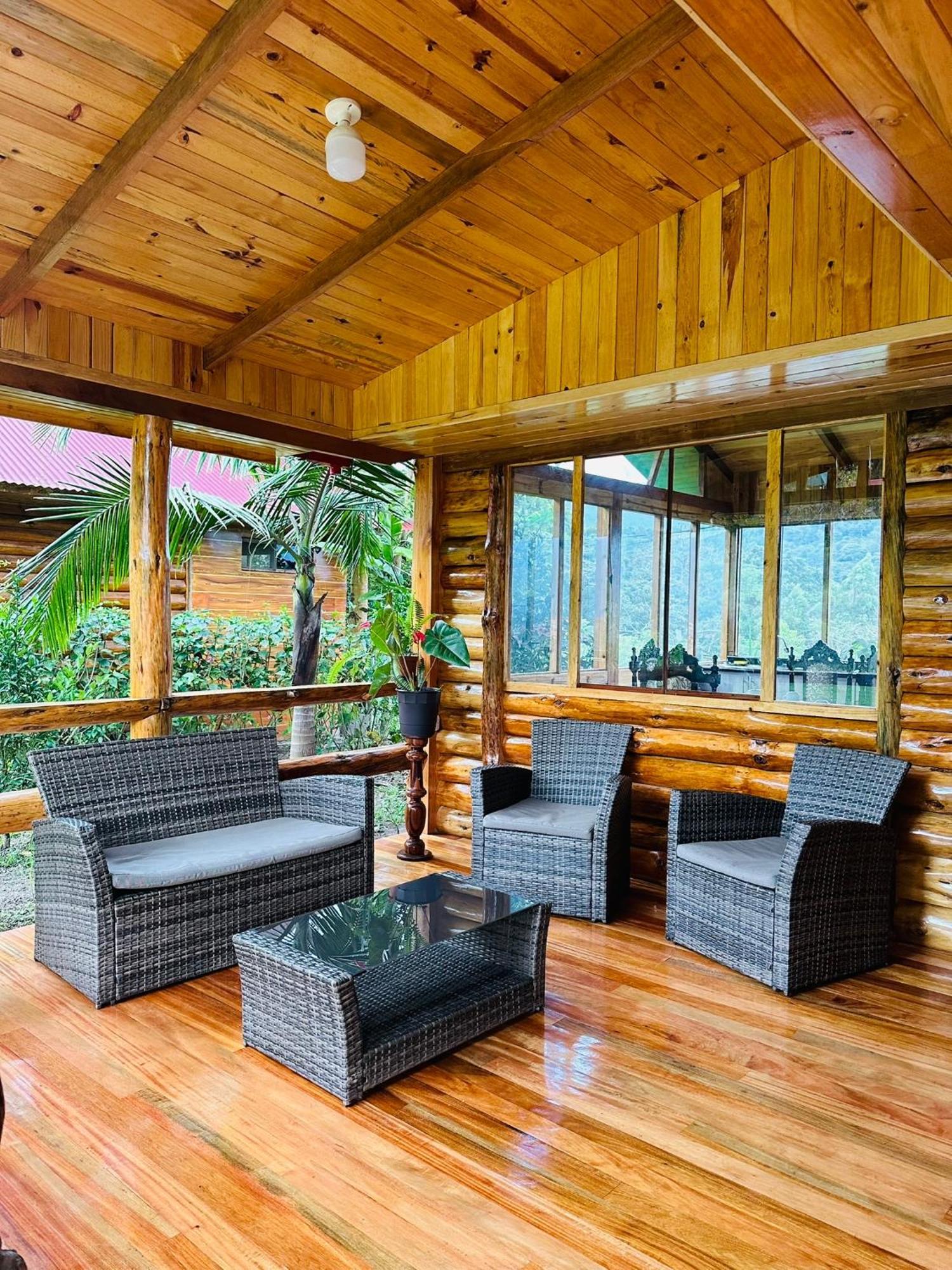 Hassinger Ranch Cabanas Oxapampa Exterior photo