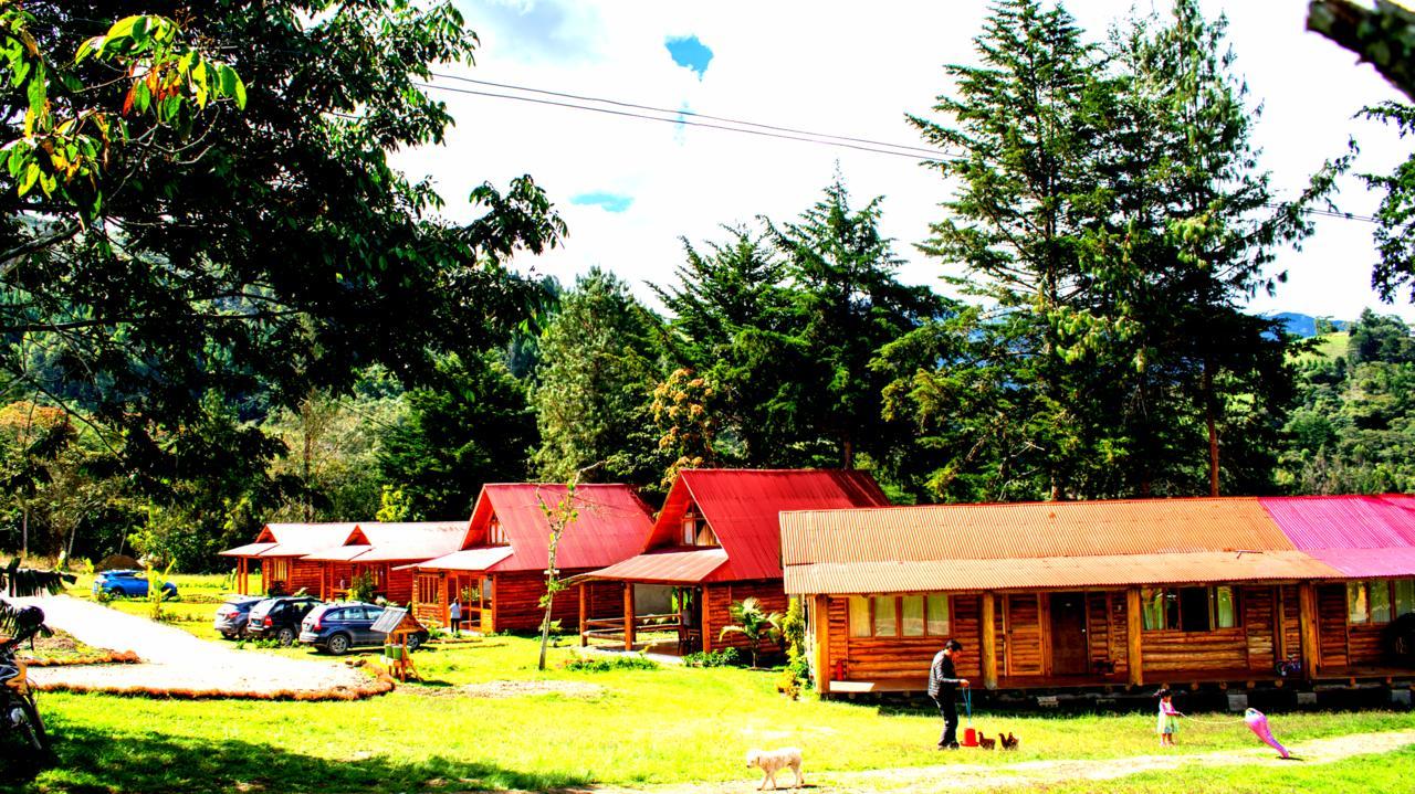 Hassinger Ranch Cabanas Oxapampa Exterior photo